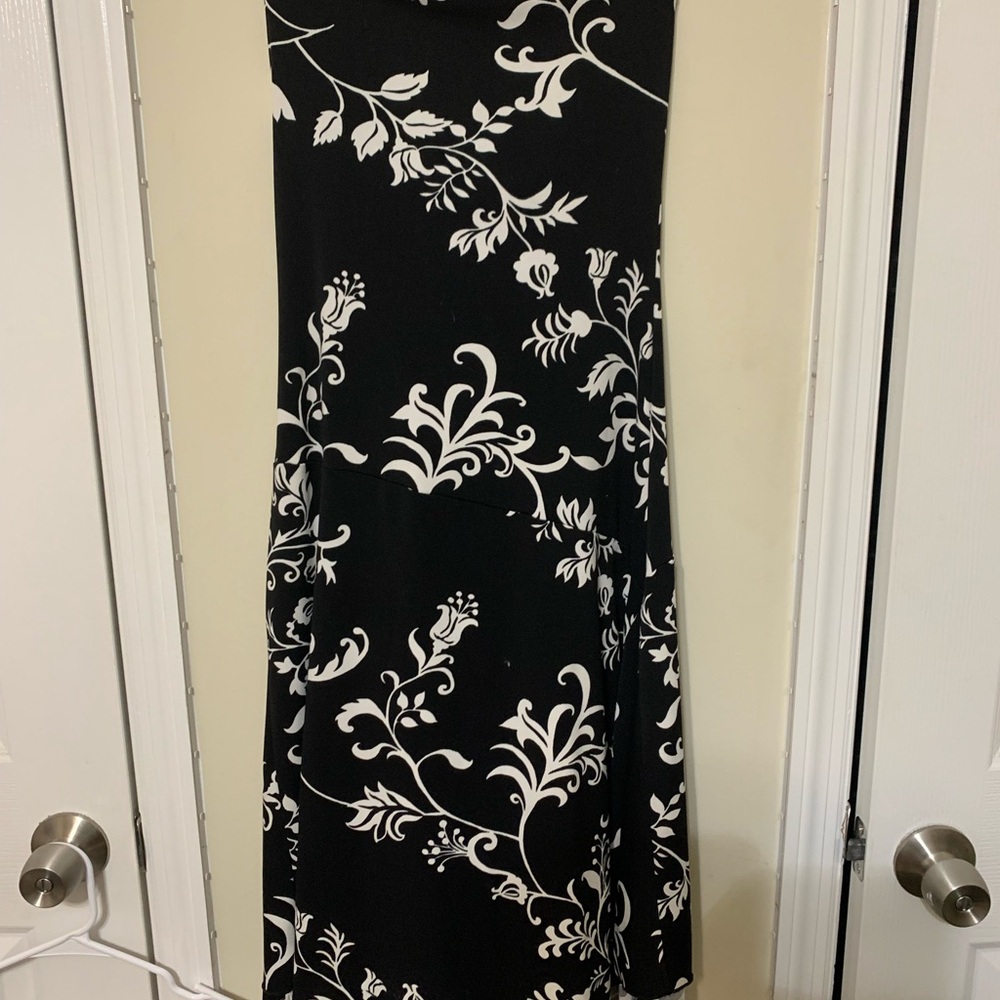 VENUS Monochrome Leaf Pattern Dress